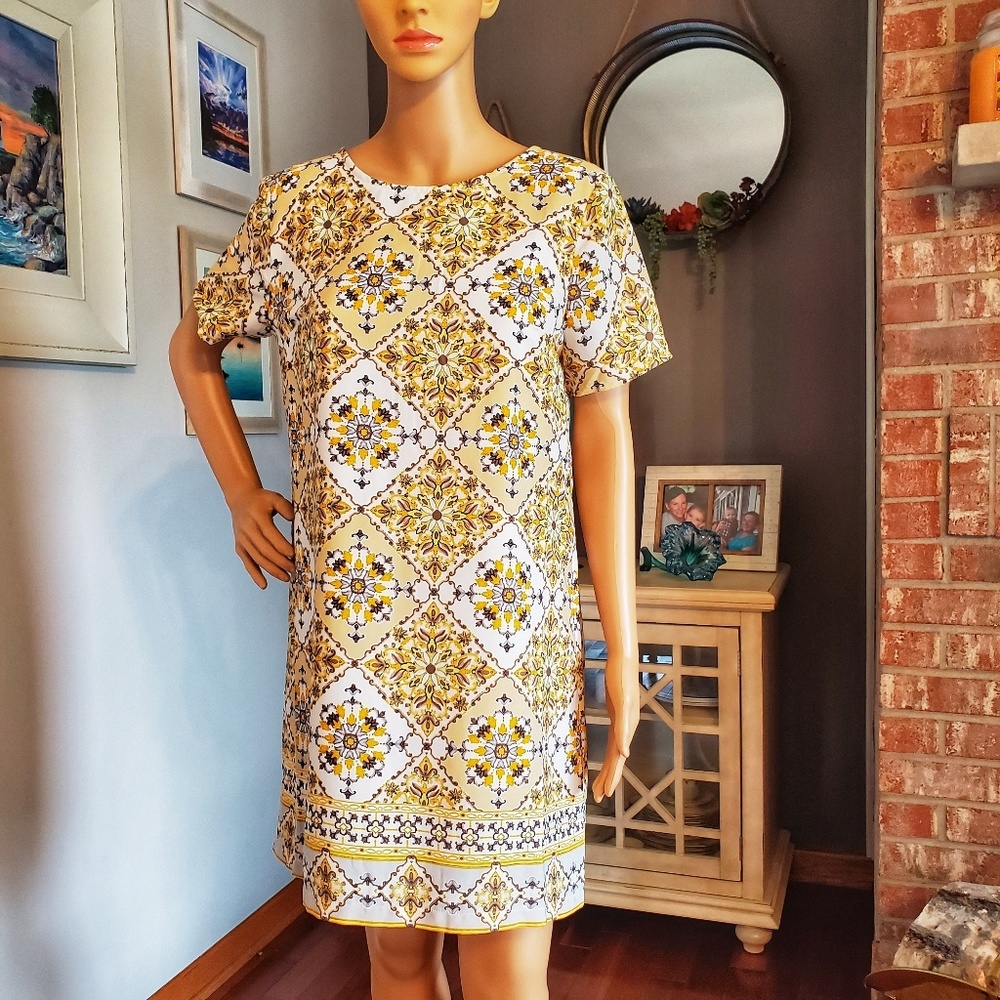 🎀3/$25Dandelion Yellow Mandala Print Lulu's Dress